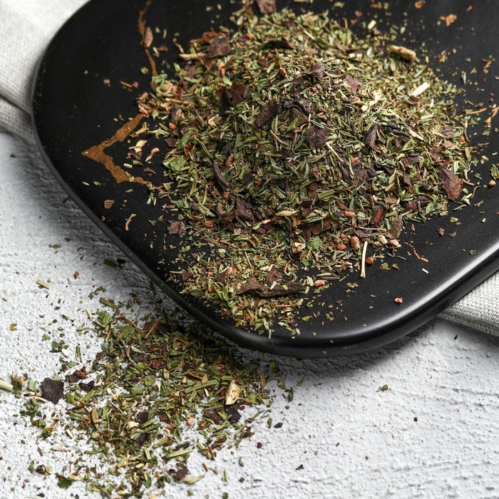 Чай травяной «Таёжные нотки» premium: хвоя, черника, клюква, 50 г. Чай травяной «Таёжные нотки» premium: хвоя, черника, клюква, 50 г.