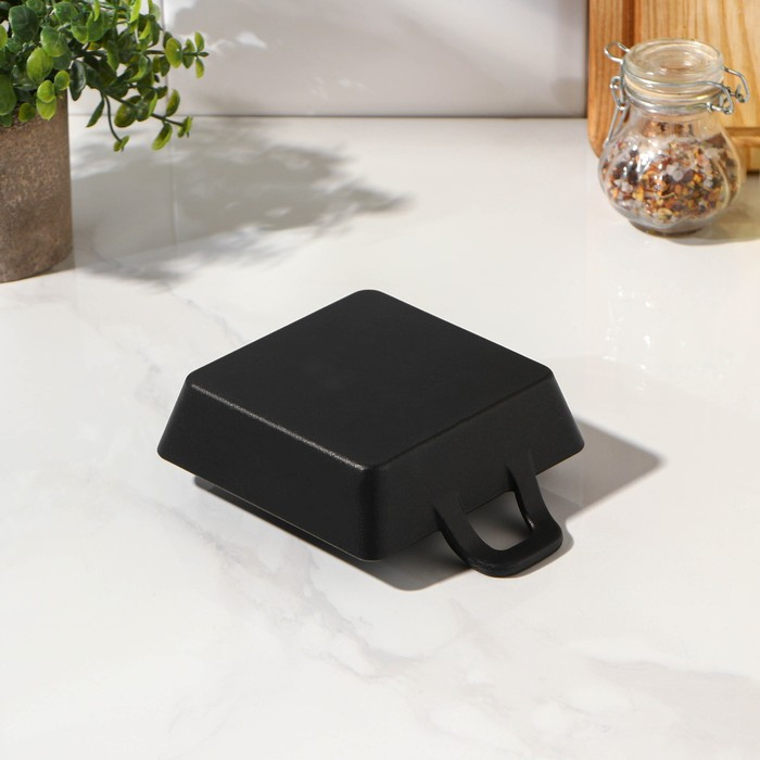 Сковорода чугунная «Квадрат. Глубокий», 12,5×12,5×3,5 см, с чугунной ручкой Сковорода чугунная «Квадрат. Глубокий», 12,5×12,5×3,5 см, с чугунной ручкой