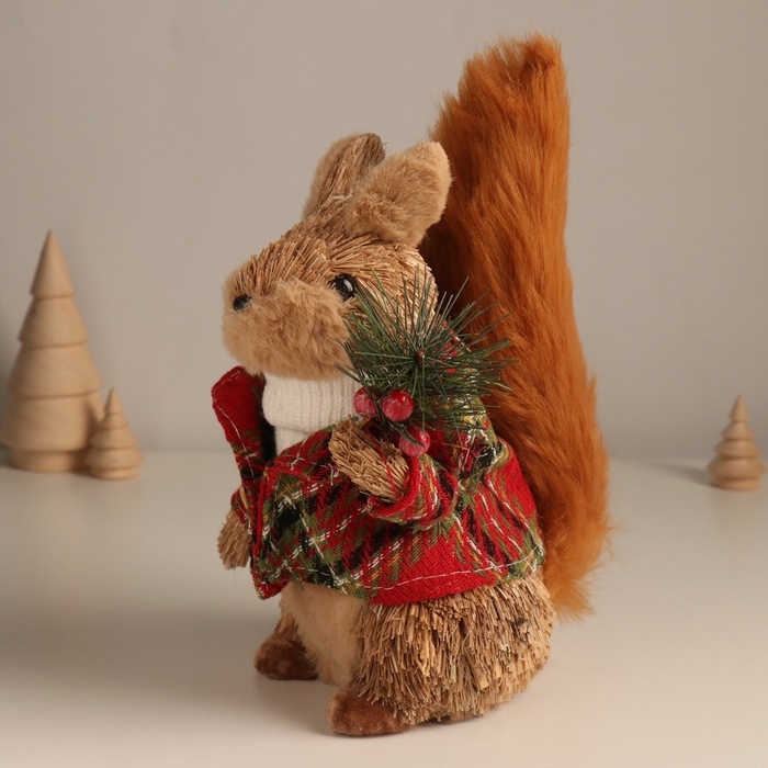 Декор  Декор "Белочка в зимнем пальто" 21,5х13х12 см
