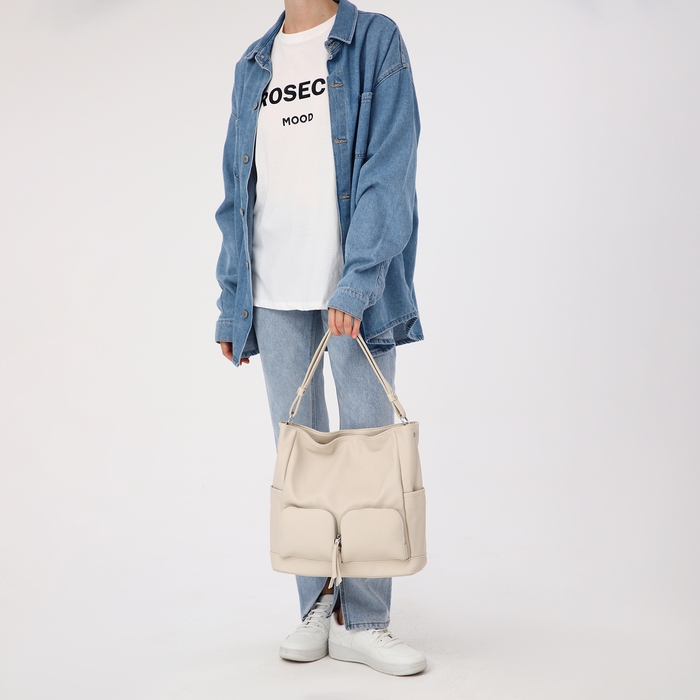 Сумка-тоут на молнии, 3 наружных кармана, цвет молочный