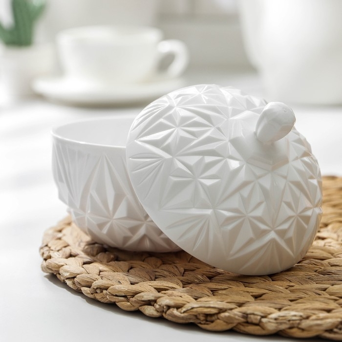 Сахарница с крышкой «Шарм», 350 мл, цвет белый Сахарница с крышкой «Шарм», 350 мл, цвет белый