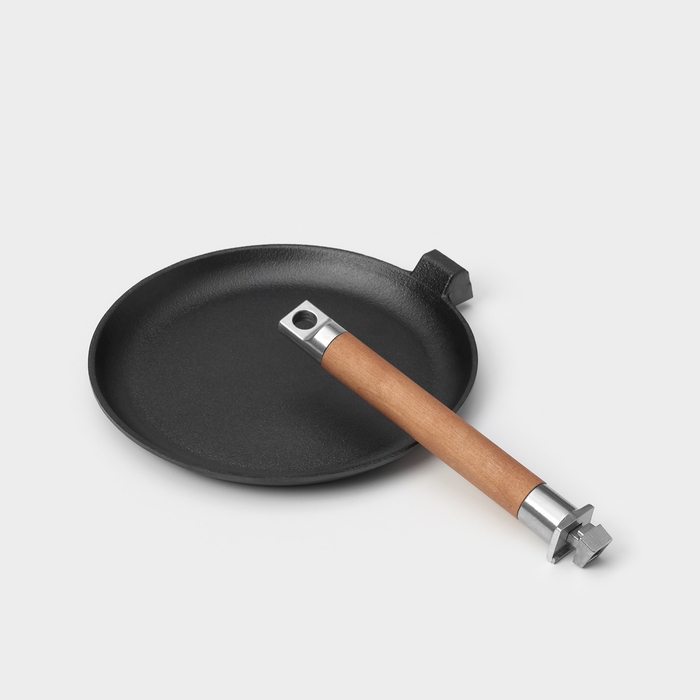 Сковорода блинная чугунная Wild Kitchen, d=22 см, лопатка и губка в комплекте Сковорода блинная чугунная Wild Kitchen, d=22 см, лопатка и губка в комплекте