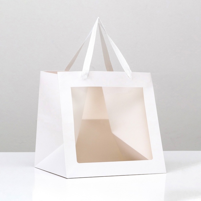 Пакет подарочный, крафт, с окном, «Белый», 30 х 30 х 30 см Пакет подарочный, крафт, с окном, «Белый», 30 х 30 х 30 см