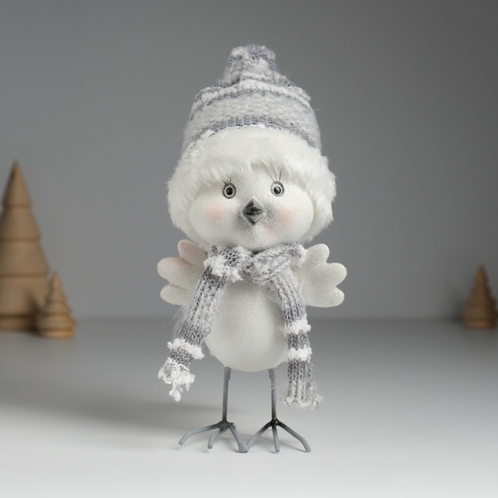 Сувенир полистоун Сувенир полистоун "Воробушек белый в шапке с мехом" 9х11х16,5 см