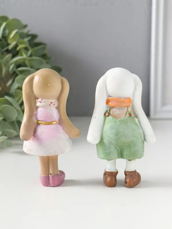 Сувенир полистоун "Зайчики-малыши нарядные" набор 2 шт 5,5х3х9,5 см