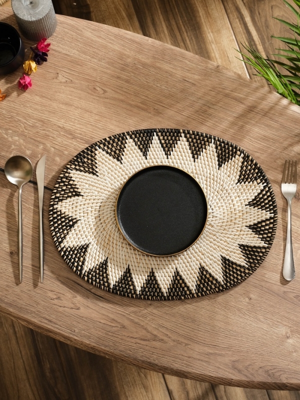 Коврик сервировочный плетеный овальный ротанг, 40х30х0,5 см, чёрно-белый