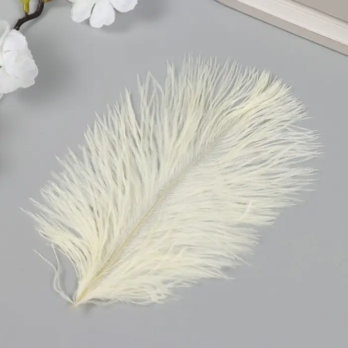 Перо декоративное страуса "Светло-жёлтое" h=15-20 см