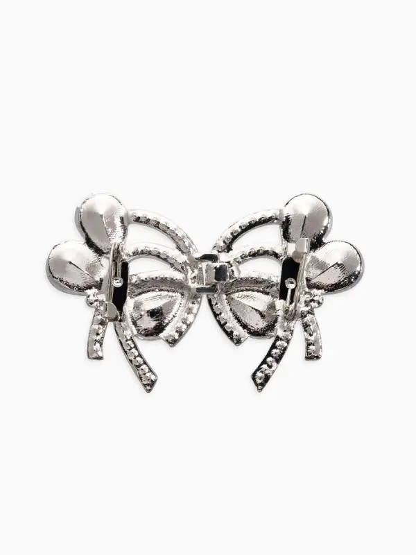 Зажим для кардигана Зажим для кардигана "Ажур", капельки, цвет белый в серебре