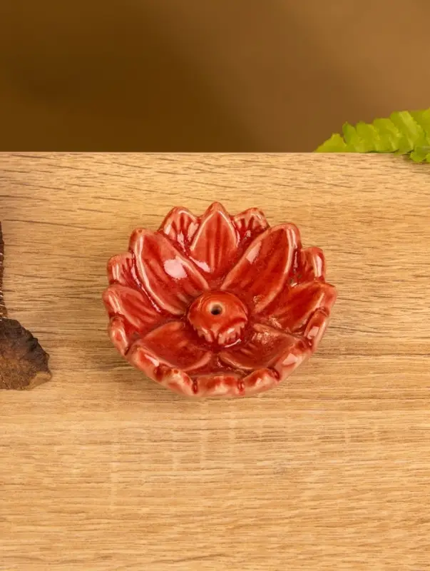 Подставка под благовония «Лотос», 6.5×6.5×2 см, керамика, красная Подставка под благовония «Лотос», 6.5×6.5×2 см, керамика, красная