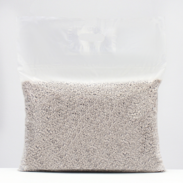 Наполнитель минеральный впитывающий Наполнитель минеральный впитывающий "Пижон" цеолит универcальный фр 2-5 мм, 6 кг впит. 10 л