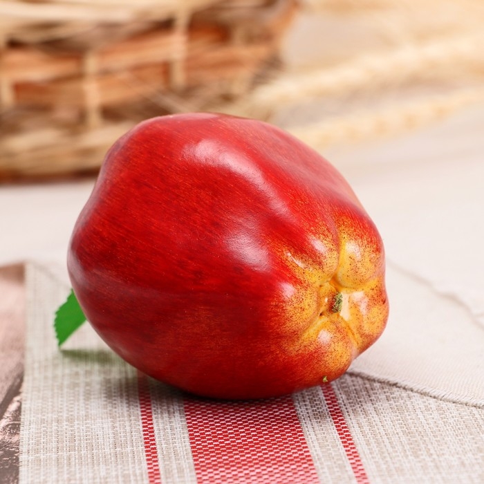 Муляж «Яблоко красное», 6×7 см