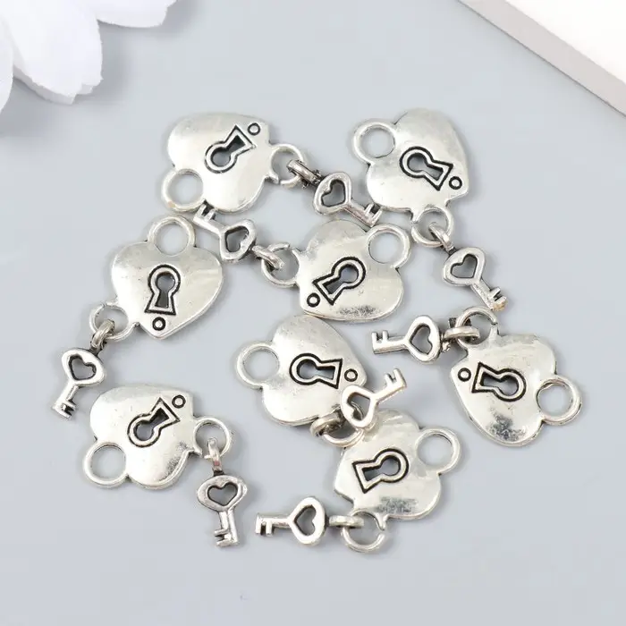 Металлический элемент, декоративная подвеска «Арт Узор. Сердечко-замок с ключиком», 2.5×1.3 см