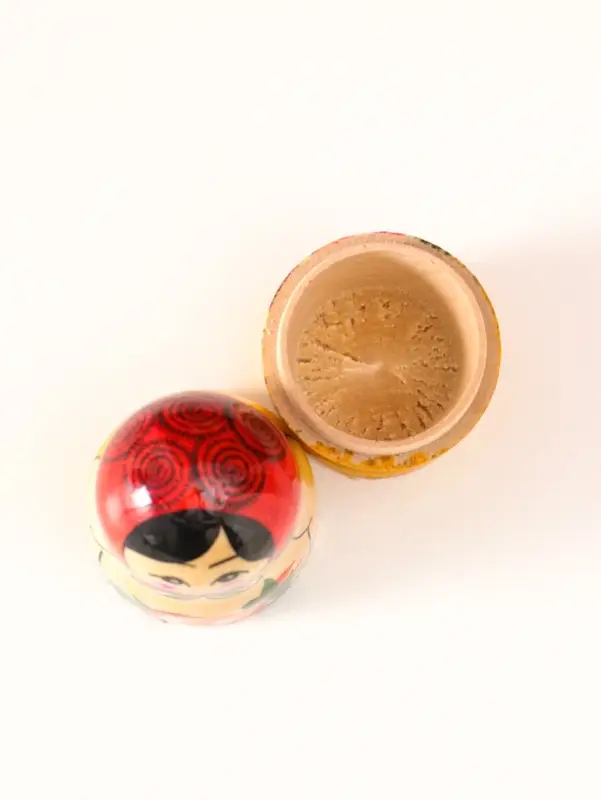 Матрёшка дерево &laquo;Галина&raquo;, красный платок, 4 кукольная, 9 см