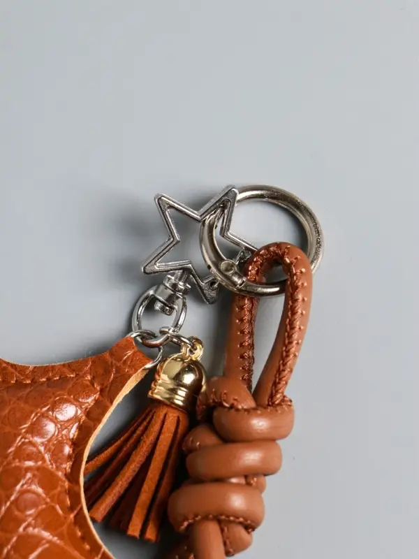 Брелок на карабине кожзам  Брелок на карабине кожзам "Терьер" с узлом, шоколад 14х8х1,2 см