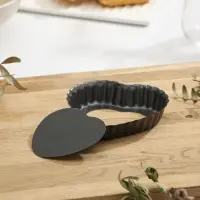 Форма для выпечки «Жаклин. Рифлёное сердце», 11×2 см, съёмное дно, антипригарное покрытие, цвет чёрный Форма для выпечки «Жаклин. Рифлёное сердце», 11×2 см, съёмное дно, антипригарное покрытие, цвет чёрный