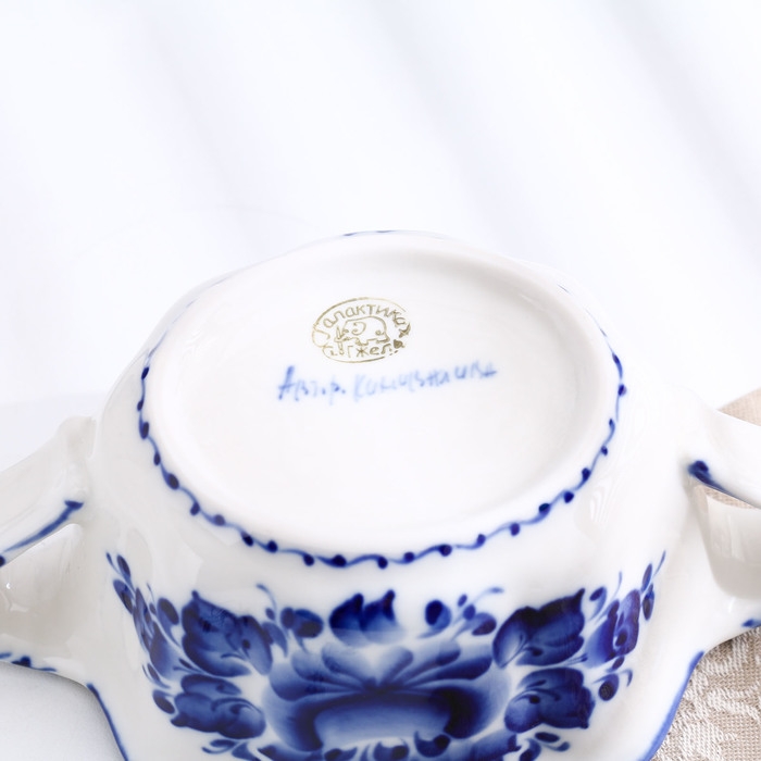 Бульонница «Ивушка», с ручками, H=7 см, 0,35 л, гжель Бульонница «Ивушка», с ручками, H=7 см, 0,35 л, гжель