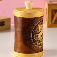 Туес "Конь вороной" d8, высота с хватком 15,5см, береста Туес "Конь вороной" d8, высота с хватком 15,5см, береста