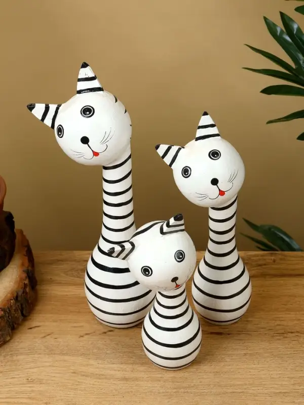 Набор сувенирный Набор сувенирный "Полосатые коты" дерево H 27, 22. 17 см, цв. бело-чёрный