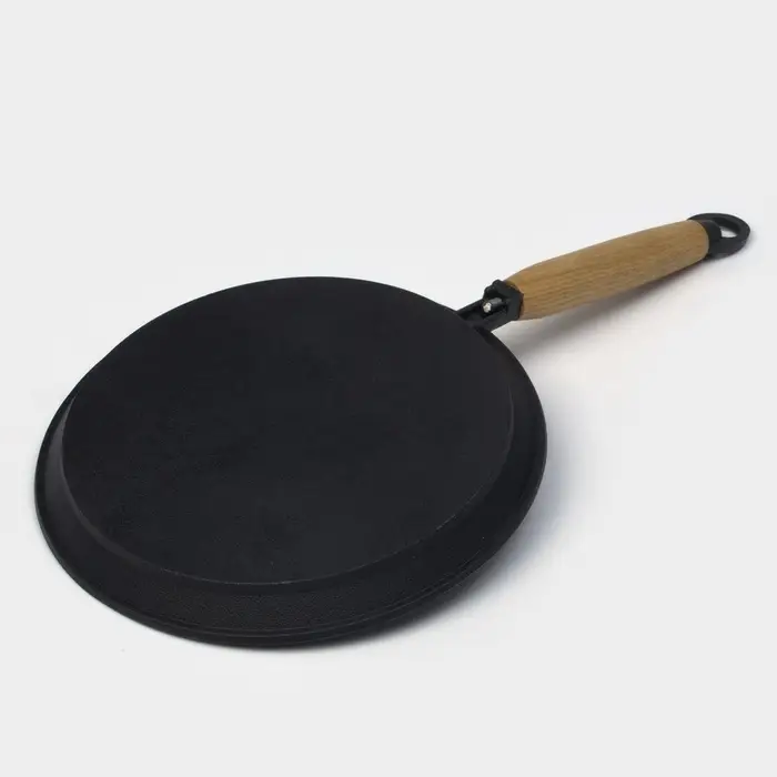 Сковорода блинная литая Magma, d=22 см, h=1.5 см, деревянная ручка, индукция, чугун, чёрная