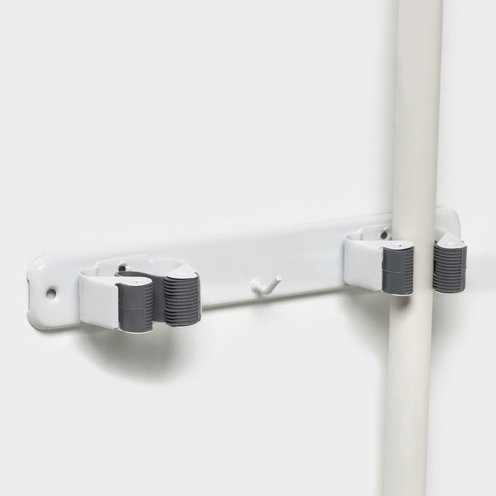 Держатель для швабр Доляна, 3 отделения, с крючком 22×2,5×5 см, цвет белый Держатель для швабр Доляна, 3 отделения, с крючком 22×2,5×5 см, цвет белый