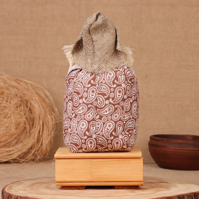 Домовой Домовой "Афанасий с лукошком", на сундуке, 28х15х12 см