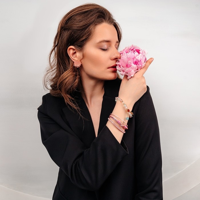 Браслет «Радость» ромашка, цветной в золоте, d=7 Браслет «Радость» ромашка, цветной в золоте, d=7