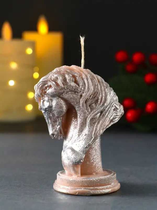 Свеча новогодняя Свеча новогодняя "Конь" 60х90 мм, ЛАК, бежевый