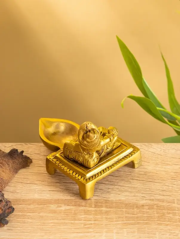 Подставка под благовония "Бог богатства Лорд Кубера" латунь 10х6,5х6,5 см