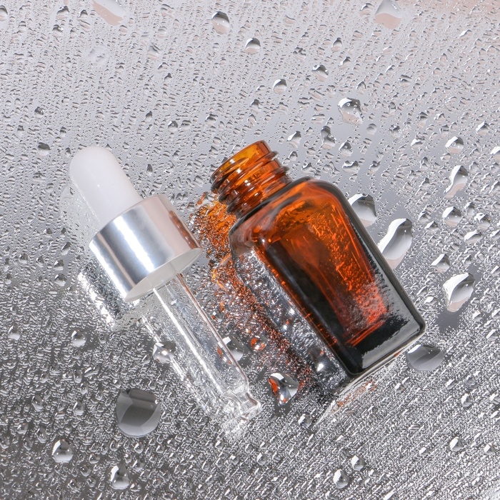 Бутылочка стеклянная для хранения с пипеткой, 10 мл, цвет коричневый/белый Бутылочка стеклянная для хранения с пипеткой, 10 мл, цвет коричневый/белый