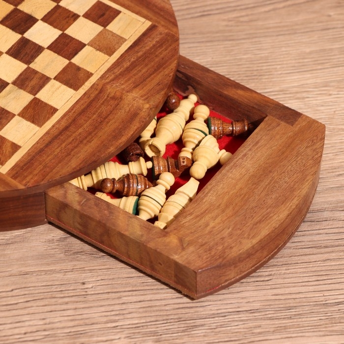 Шахматы магнитные 20,5х20,5х3,5 см, дерево шишам Шахматы магнитные 20,5х20,5х3,5 см, дерево шишам