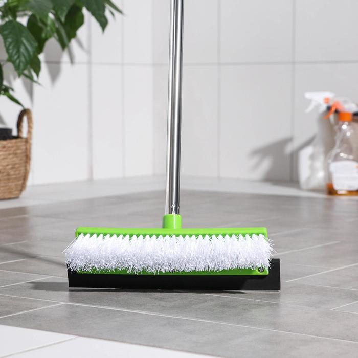 Щётка для пола с водосгоном Доляна, телескопический черенок, нержавеющая сталь, 26×6×73(118) см, цвет МИКС Щётка для пола с водосгоном Доляна, телескопический черенок, нержавеющая сталь, 26×6×73(118) см, цвет МИКС