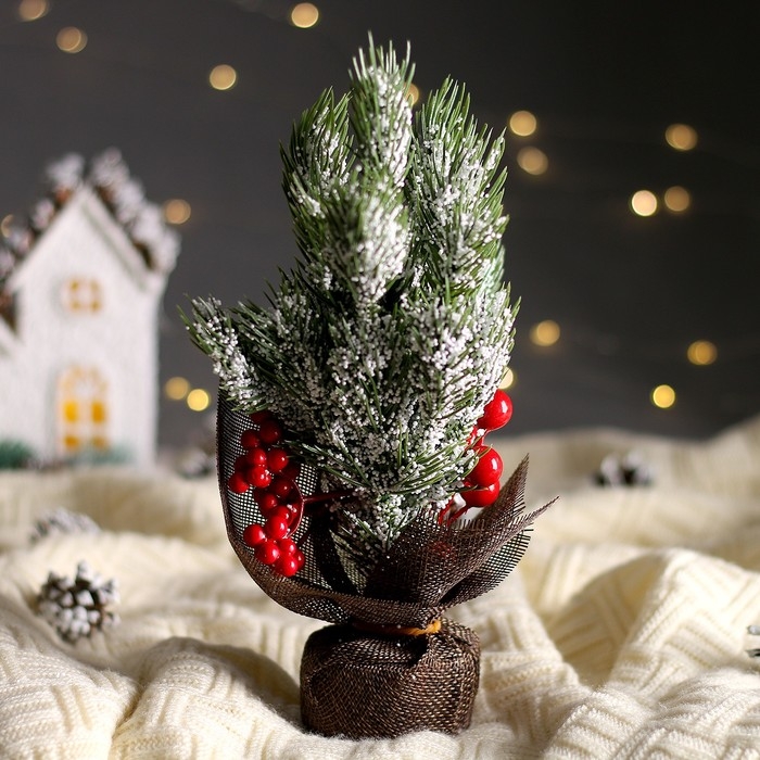 Новогодняя композиция «Новогодние веточки с шишками» 20 × 22 × 27 см Новогодняя композиция «Новогодние веточки с шишками» 20 × 22 × 27 см