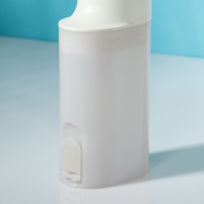 Ирригатор для полости рта Luazon LIR-02, портативный, 200 мл, 3 режима, 1 насадка, от USB Ирригатор для полости рта Luazon LIR-02, портативный, 200 мл, 3 режима, 1 насадка, от USB