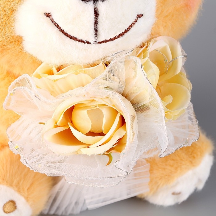 Мягкая игрушка «Медведь с букетом», 25 см, с гирляндой Мягкая игрушка «Медведь с букетом», 25 см, с гирляндой