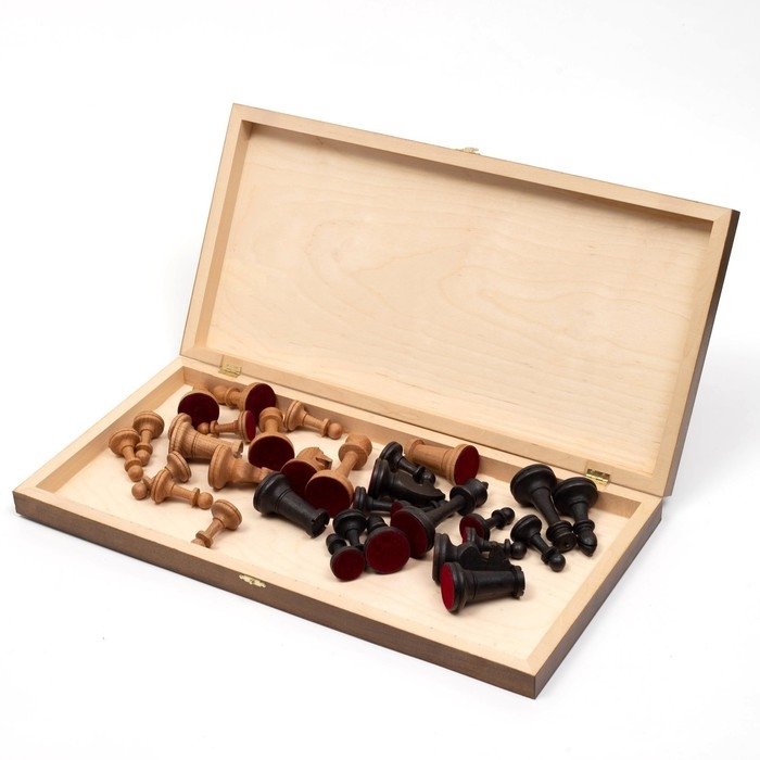 Шахматы турнирные, деревянная доска50 х 50 см, король h-10.5 см, пешка h-5.2 см Шахматы турнирные, деревянная доска50 х 50 см, король h-10.5 см, пешка h-5.2 см