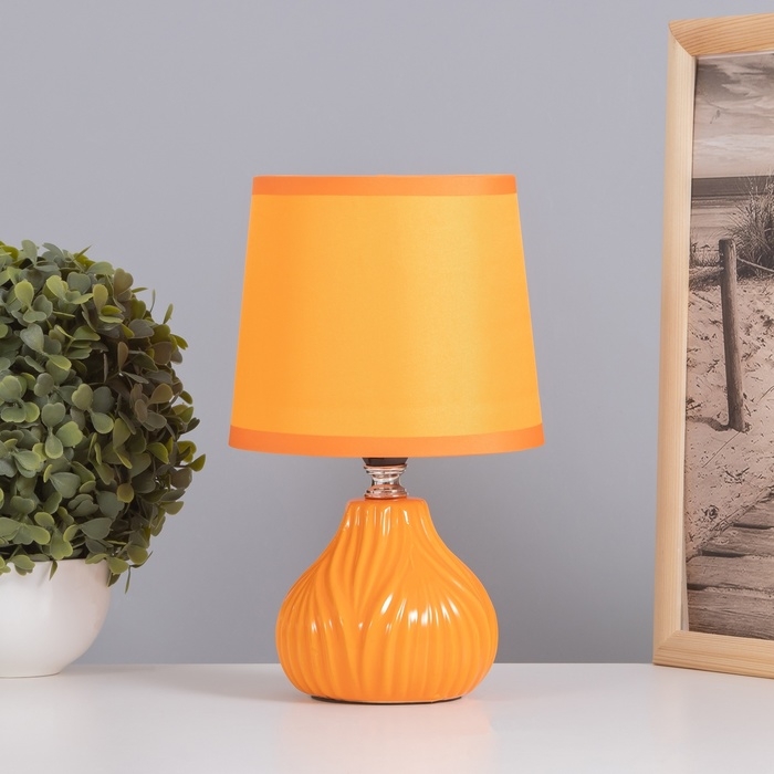 Лампа настольная Лампа настольная "Уго" 1х40Вт Е14 оранжевый 14.5х14.5х24см