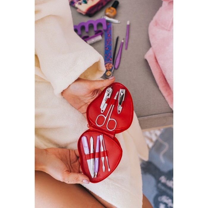 Набор маникюрный, 8 предметов, в футляре, цвет красный Набор маникюрный, 8 предметов, в футляре, цвет красный