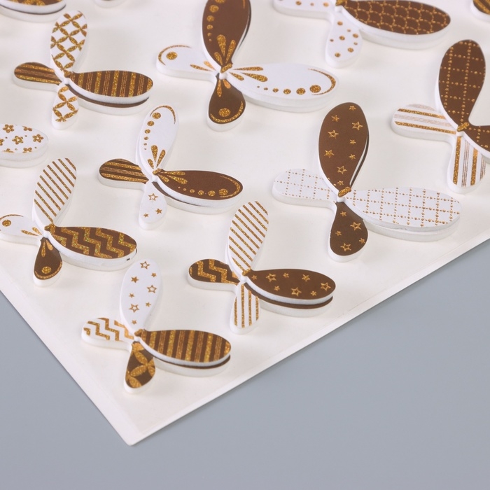 Наклейка интерьерная PVC  Наклейка интерьерная PVC "Рой бабочек" бело-коричневая 26х15,5 см