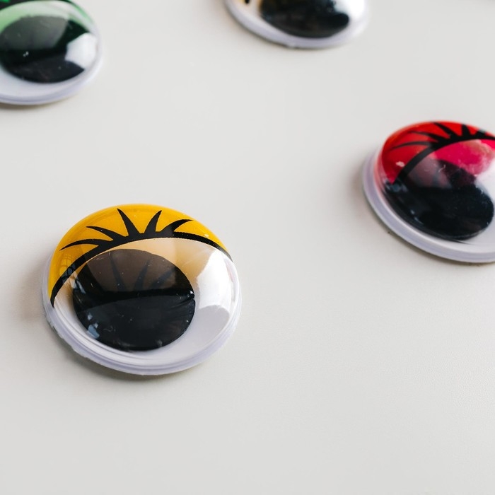 Глазки с ресничками на клеевой основе, набор 18 шт., размер — 2 см Глазки с ресничками на клеевой основе, набор 18 шт., размер — 2 см