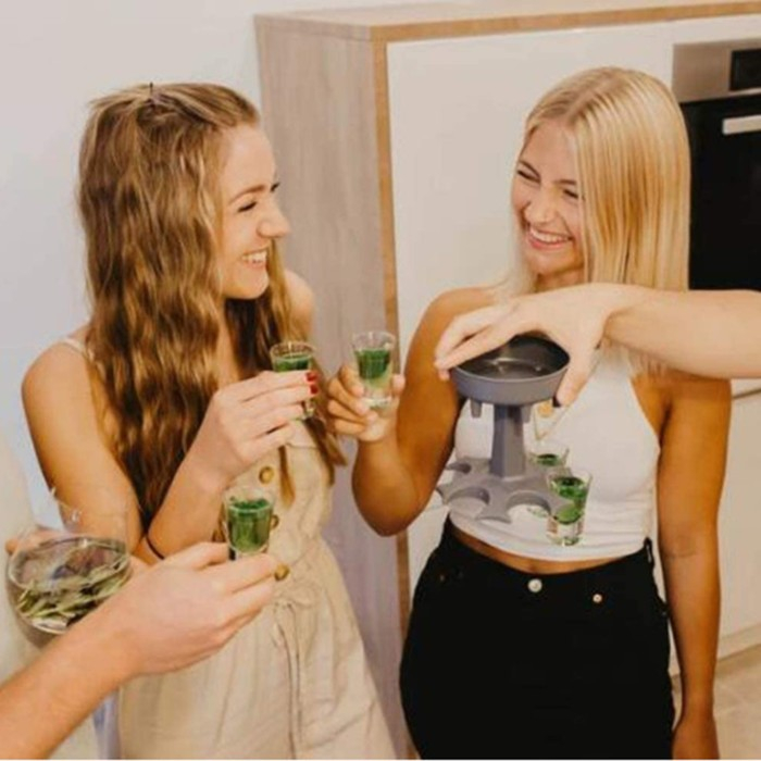 Рюмки набор  Рюмки набор "Налей всем сразу" 6 штук по 35 мл, горлышко d-10 см