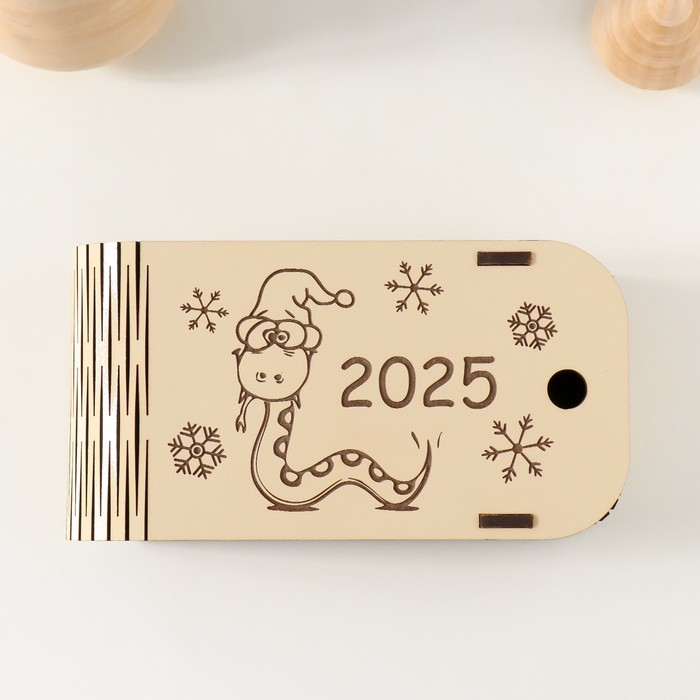 Новогодняя шкатулка  Новогодняя шкатулка "Змея. Новый год" 13х7х4