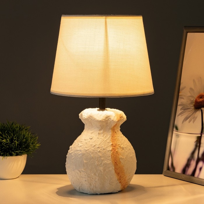 Настольная лампа Настольная лампа "Алатея" Е14 40Вт бело-бежевый 20х20х33 см RISALUX