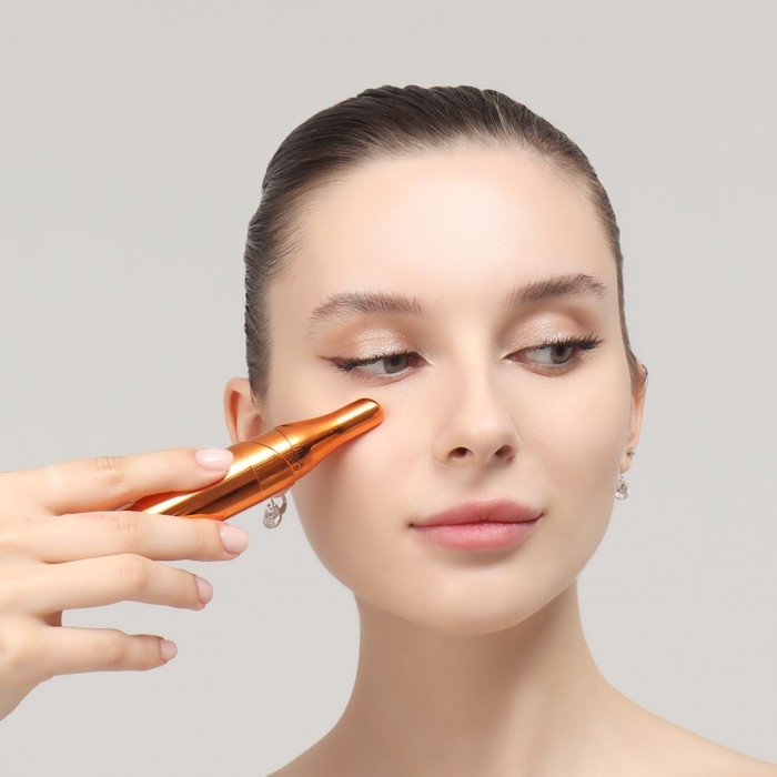 Массажёр для лица, 3,4 &times; 15 см, две насадки, цвет медный