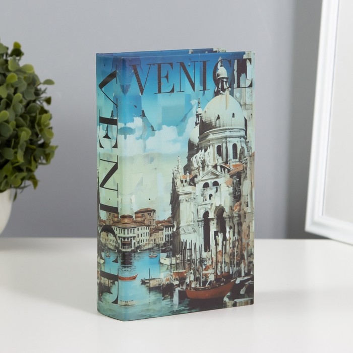 Сейф-книга дерево, кожзам Сейф-книга дерево, кожзам "Венеция" 21х13х5 см
