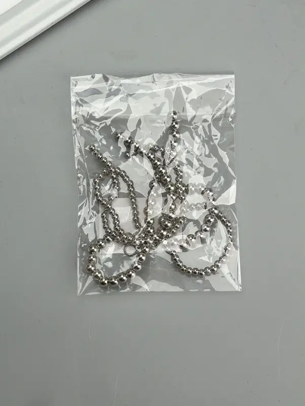 Брелок для ключей на карабине &laquo;Двойной бант&raquo;, под серебро, на сумку, рюкзак, бусины d=0.4 и 0.5 см, 11.5&times;9.5&times;1 см