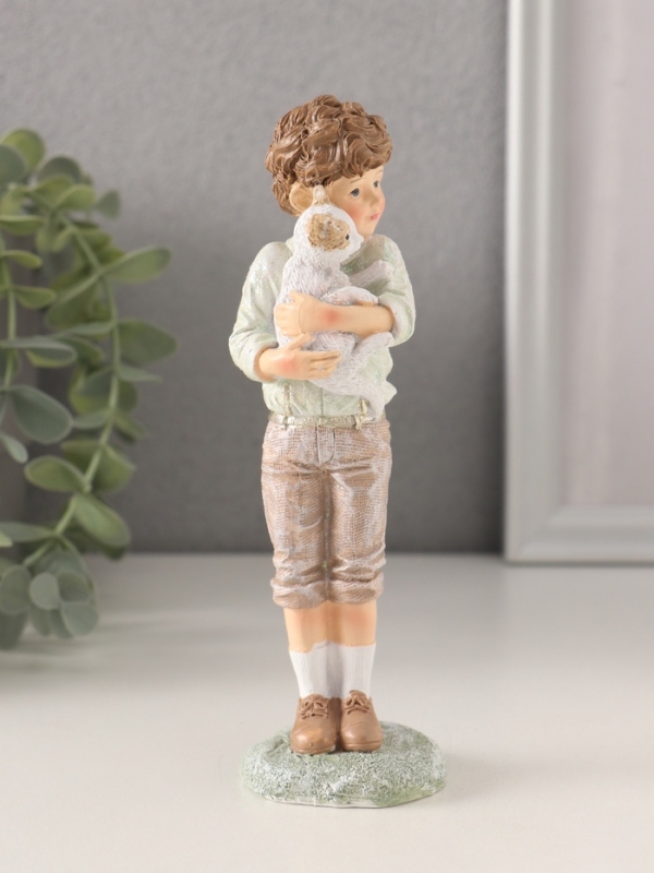 Сувенир полистоун  Сувенир полистоун "Мальчишка с котёнком" розово-зелёный 5х4,5х16 см