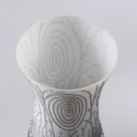 Ваза «Соблазн», волна, h=25.5 см, стекло, бело-серебристая Ваза «Соблазн», волна, h=25.5 см, стекло, бело-серебристая