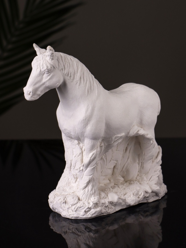 Статуэтка Статуэтка "Конь в траве стоит " 12х14х6 см, натуральный