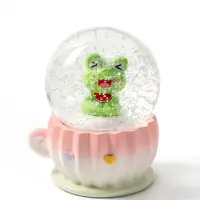 Снежный шар с подсветкой &laquo;Лягушка в чашке&raquo;, d=6 см, 3хLR41, 6.5&times;6.5&times;9 см, МИКС