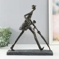 Фигурка полистоун &laquo;Человек с зонтом. На свидание&raquo; под металл, 31.7&times;12&times;34.4 см